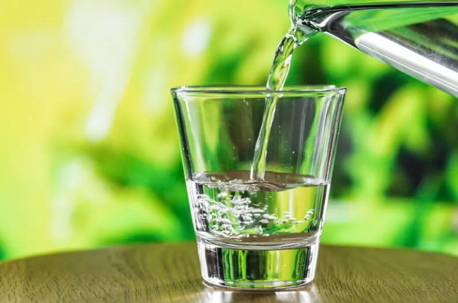 Odpowiednie nawodnienie może spowolnić procesy starzenia