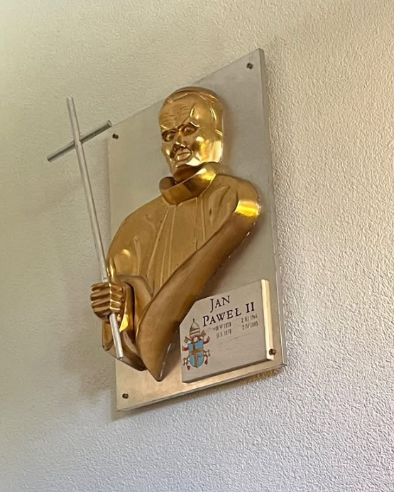 f37c23c7-0e74-46b2-8c07-b83be3fc7967