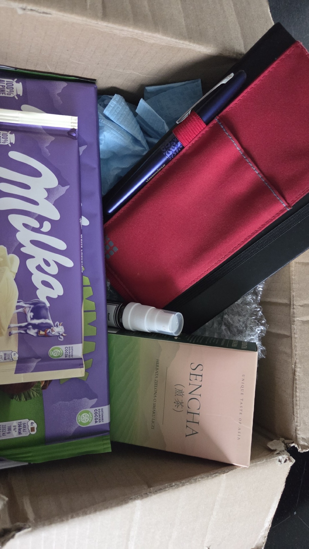 77e9b568-83a9-41dd-8b8b-67a761354123