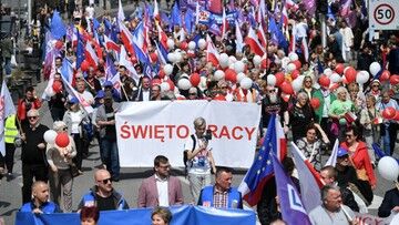 1-majowy pochód Lewicy. Czarzasty: nikt nie będzie wolny bez bezpieczeństwa socjalnego