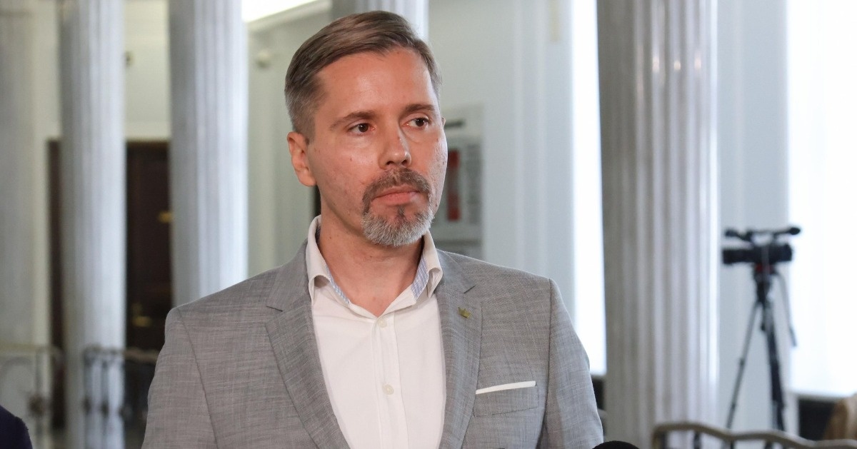 051390c9-f50c-4081-aa71-7200197a7825