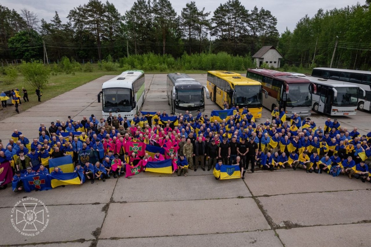 c6b46305-df85-415a-95bb-09db8111341f