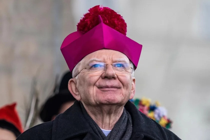 Abp Jędraszewski grzmi w liście do wiernych. Ostrzega przed "moralną deprawacją dzieci"