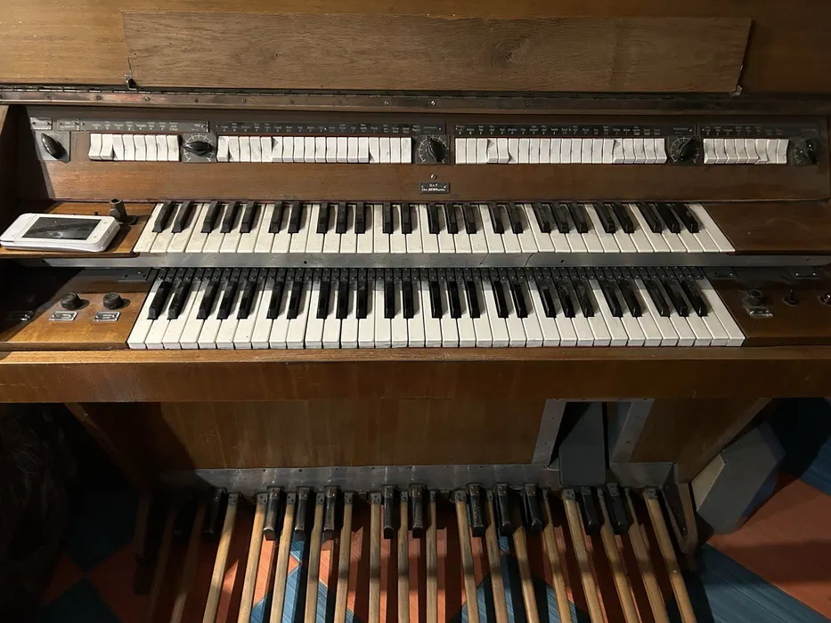 f9e1c94c-c700-4c23-b96f-f837ab2d80b1