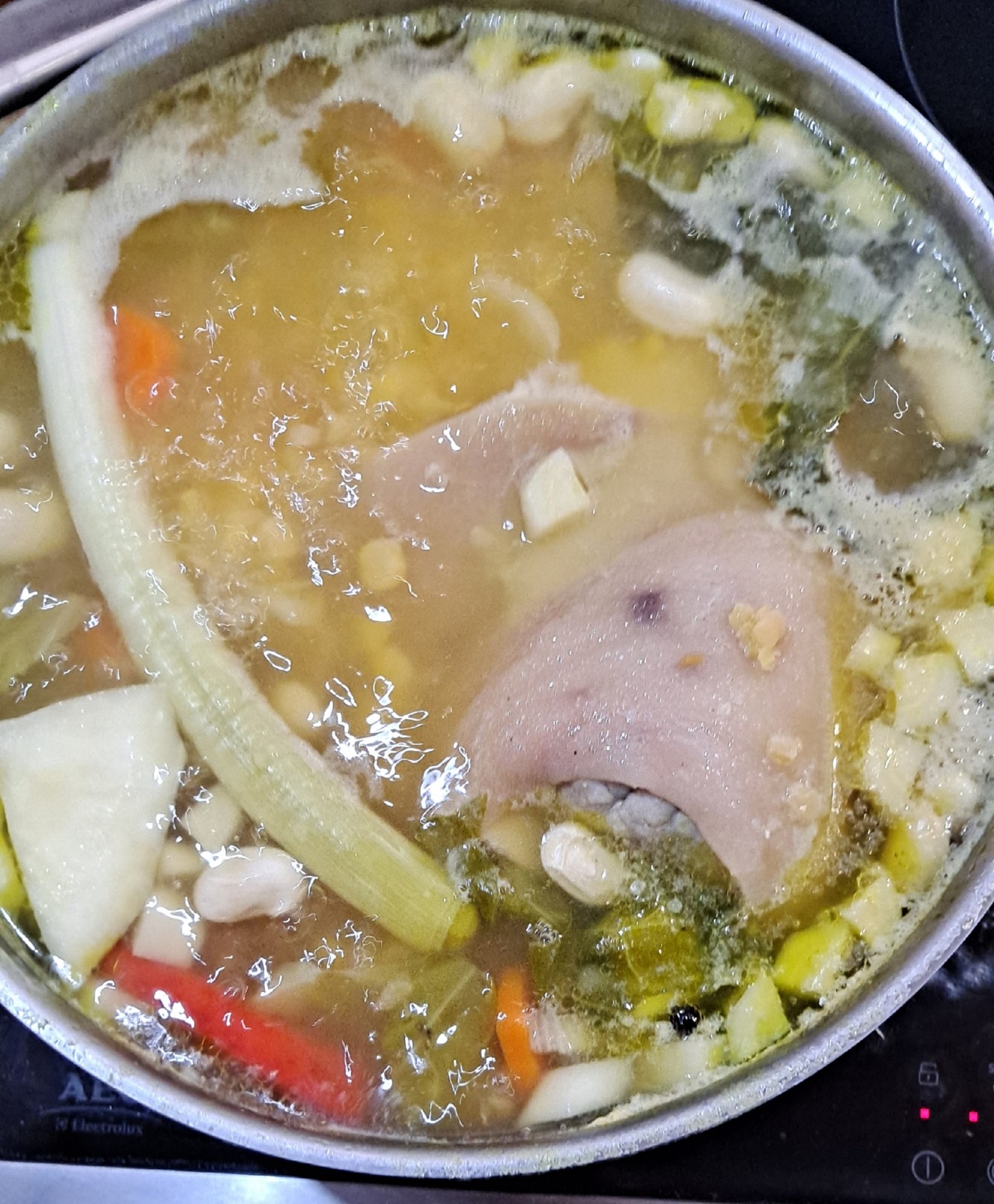 6bf884fd-fb93-448d-90f7-e65461671e1c