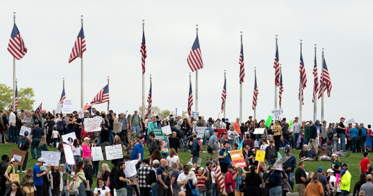 Prawie sto tysięcy ludzi na ulicach Waszyngtonu. Protesty we wszystkich stanach USA