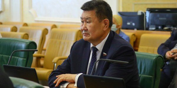 Trzeci komunista z rosyjskiego parlamentu krytykuje inwazję. „Nienawidzę wojny”