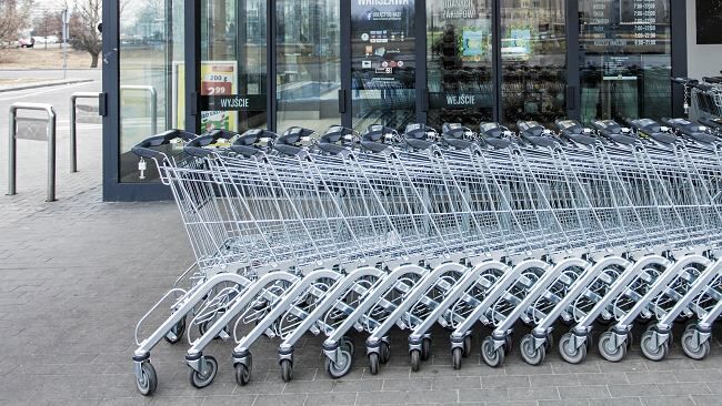 Co z handlem w niedzielę? Coraz więcej Polaków ma dość zamkniętych sklepów [SONDAŻ]