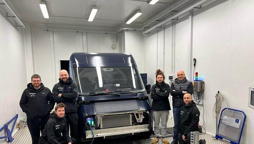 Polak ciągle potrafi. Rekordowy wynik polskiego elektryka w testach NCBiR