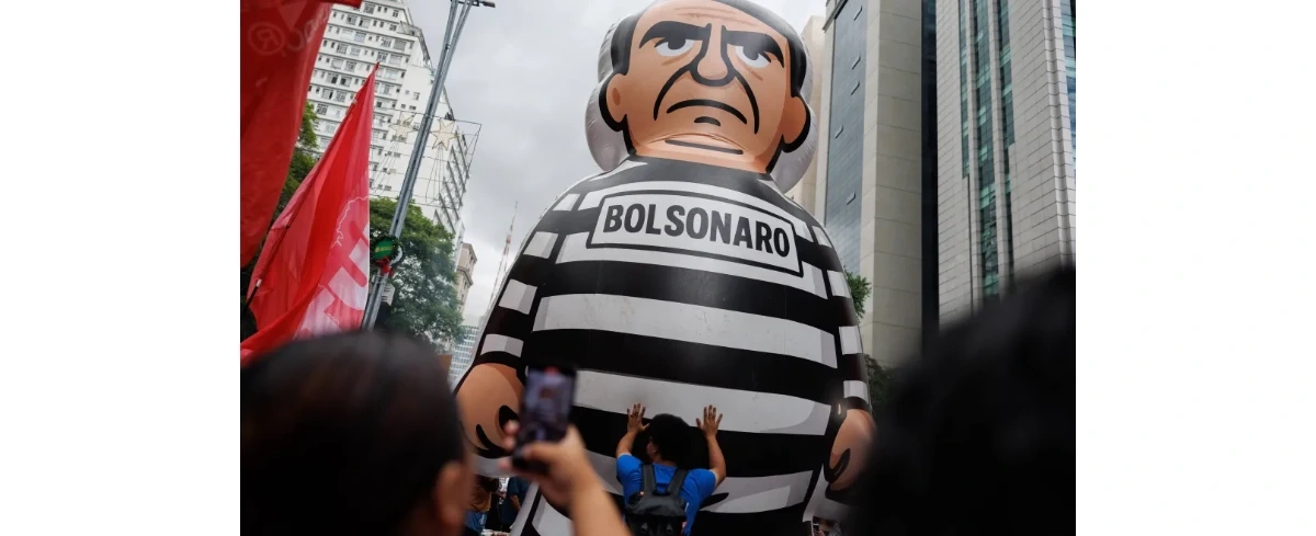 Demonstracje w Brazylii. Tłumy przeciwko próbie złagodzenia wyroku dla Bolsonaro