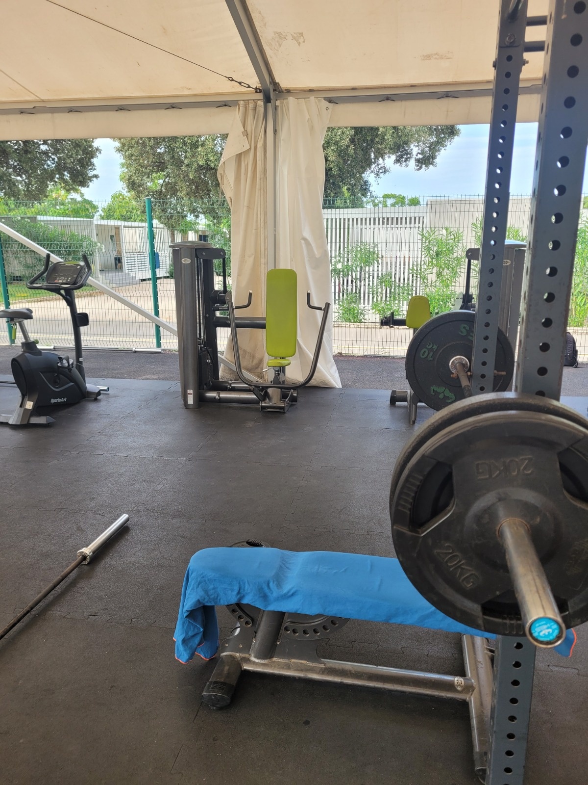 b1dc0a3c-b611-4b44-b047-7a72dad036f2