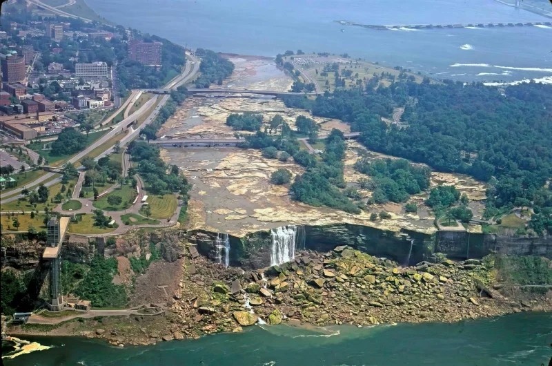 0a22f23b-eb80-4fa3-9074-b2a4cb6ec0e8