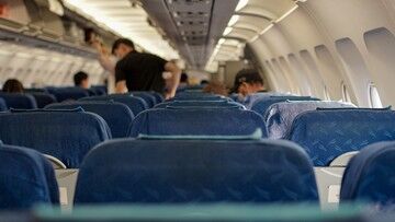 Niezaszczepieni zapłacą więcej za ubezpieczenie. Nowe zasady dla pracowników Delta Air