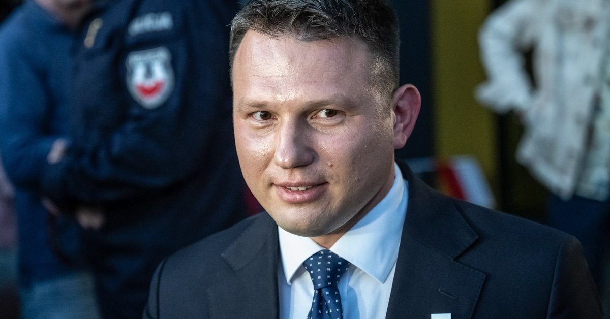 Niezapowiedziane spotkanie Sławomira Mentzena i Karola Nawrockiego. Poprosił o weta