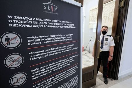 Afera mailowa: 150 ofiar „politycznego hakera”