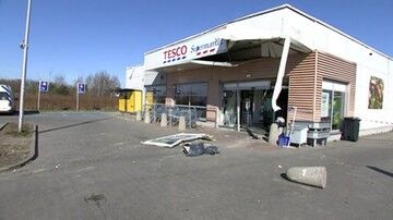 Mazowieckie. Prokuratura umorzyła śledztwo ws. kradzieży gotówki z bankomatu pod Warszawą