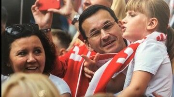 Dzień Ojca. Para prezydencka składa życzenia. Premier: ojcostwo jest powodem do dumy