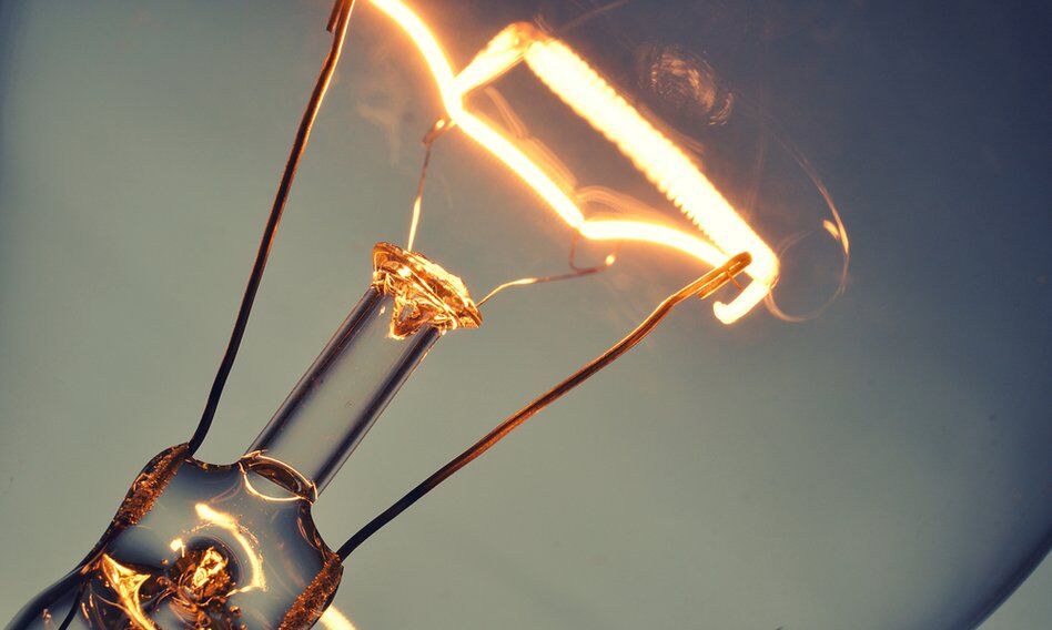 Ceny prądu w Polsce niemal najniższe w Europie. Jak to się stało?