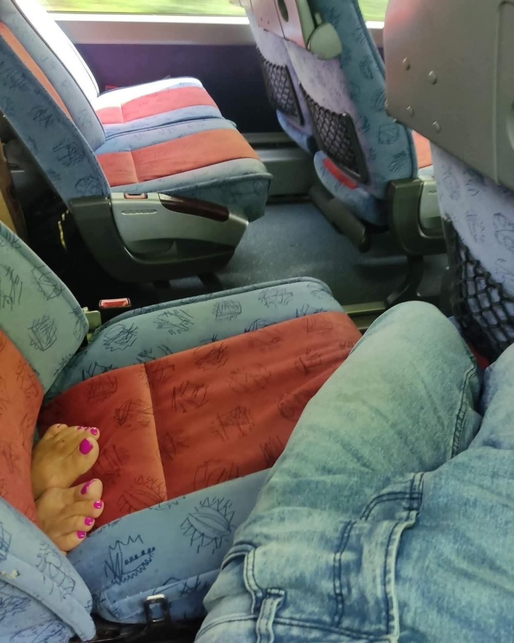 d9e1a4eb-e488-49fd-a7c1-0bbeda2b8c5d