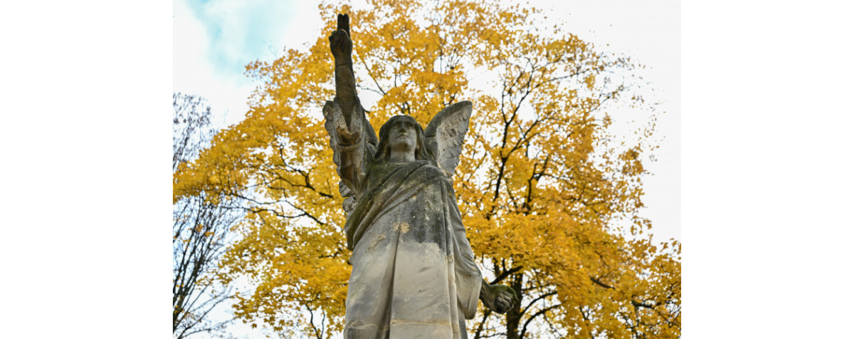 235 lat temu założono Cmentarz Powązkowski w Warszawie