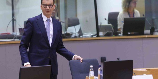 CBOS: Wciąż więcej przeciwników niż zwolenników rządu Morawieckiego