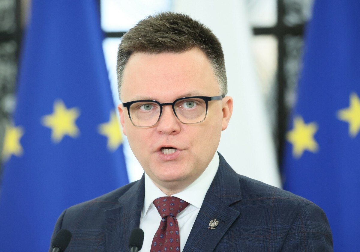 Hołownia jedzie na debatę niezaproszony