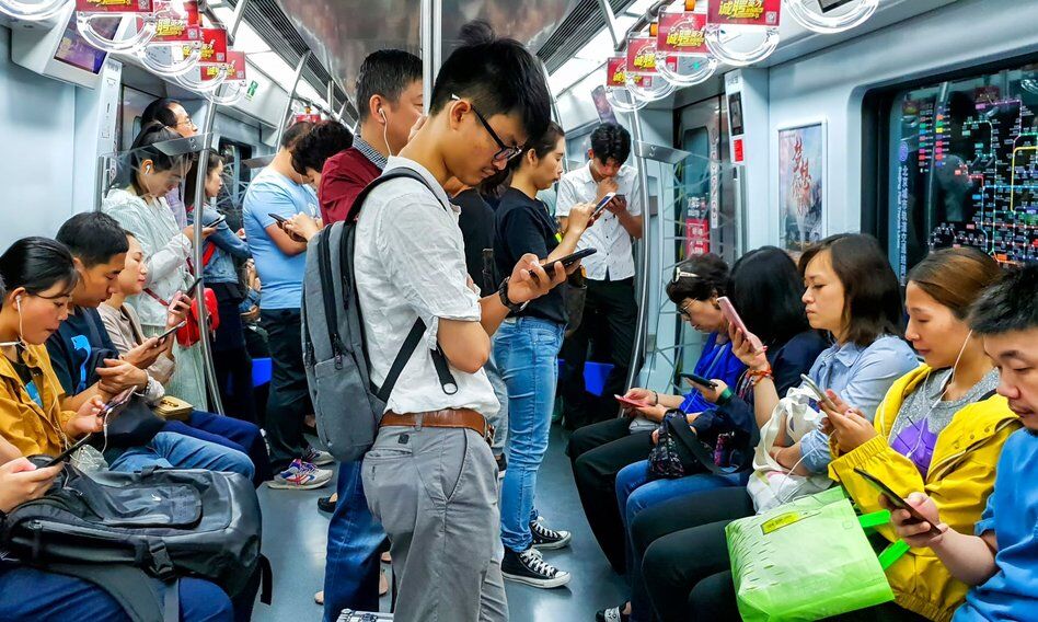 Chiny zaostrzają kampanię „oczyszczania” internetu. Sypią się kary dla sieci społecznościowych