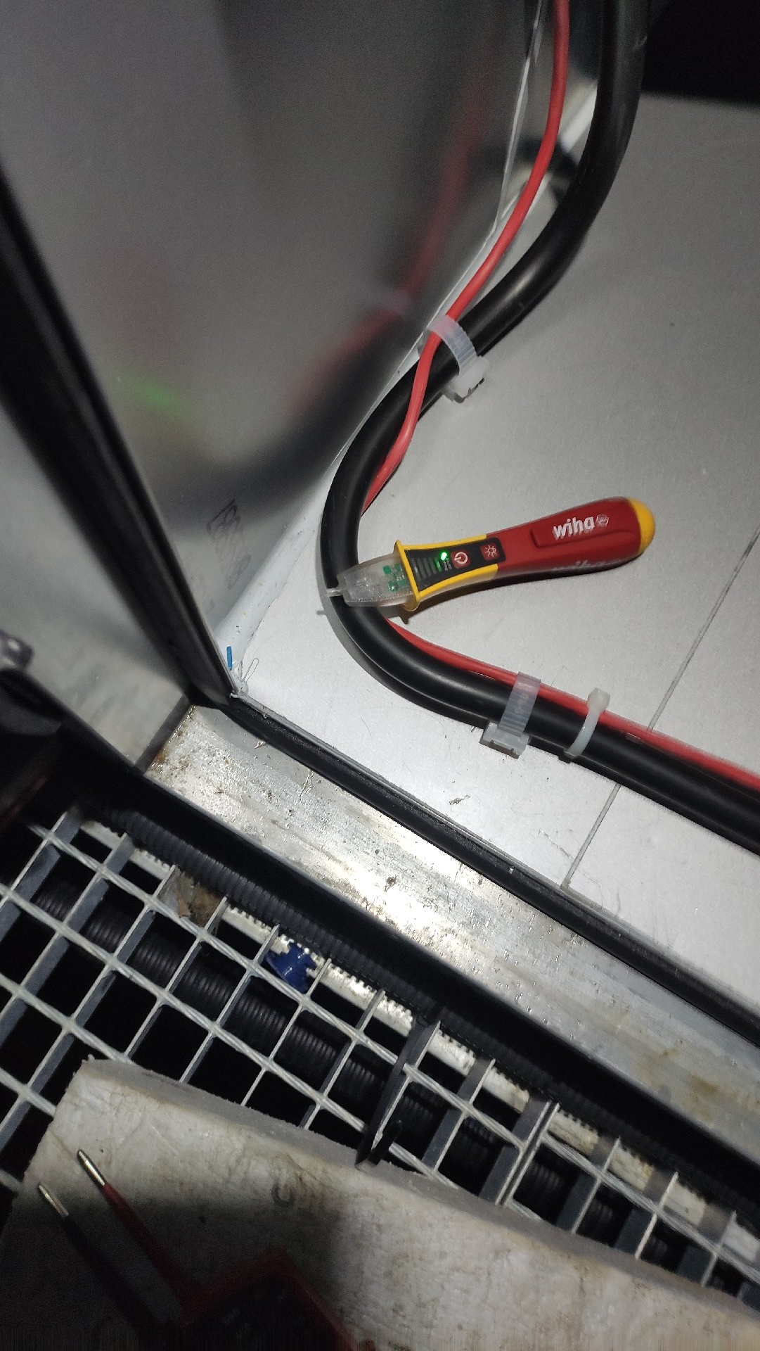 05d50fb5-0fd8-4476-b02a-780d5f42836d