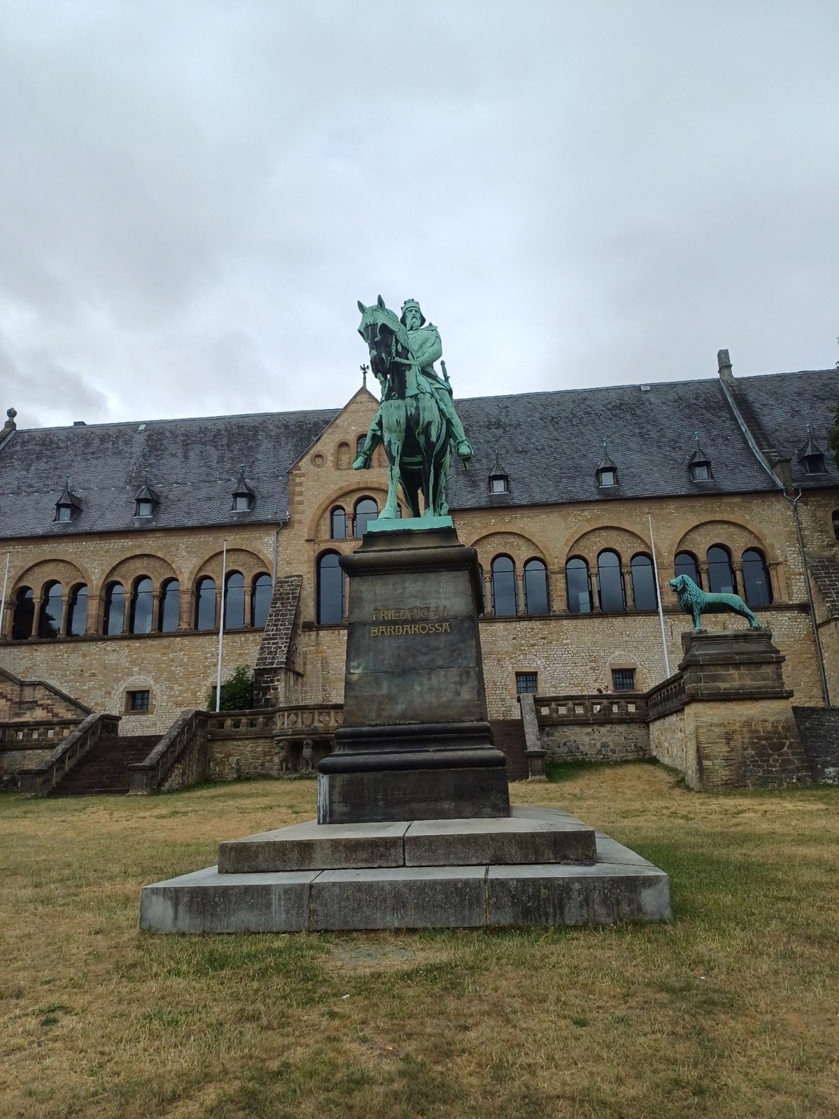 dfeb413b-82c0-4f99-a3c0-7d38799e6a9e