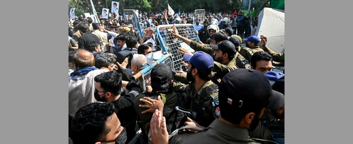 Pakistan: Szturmy na placówki USA i ONZ, kilkadziesiąt osób zabitych