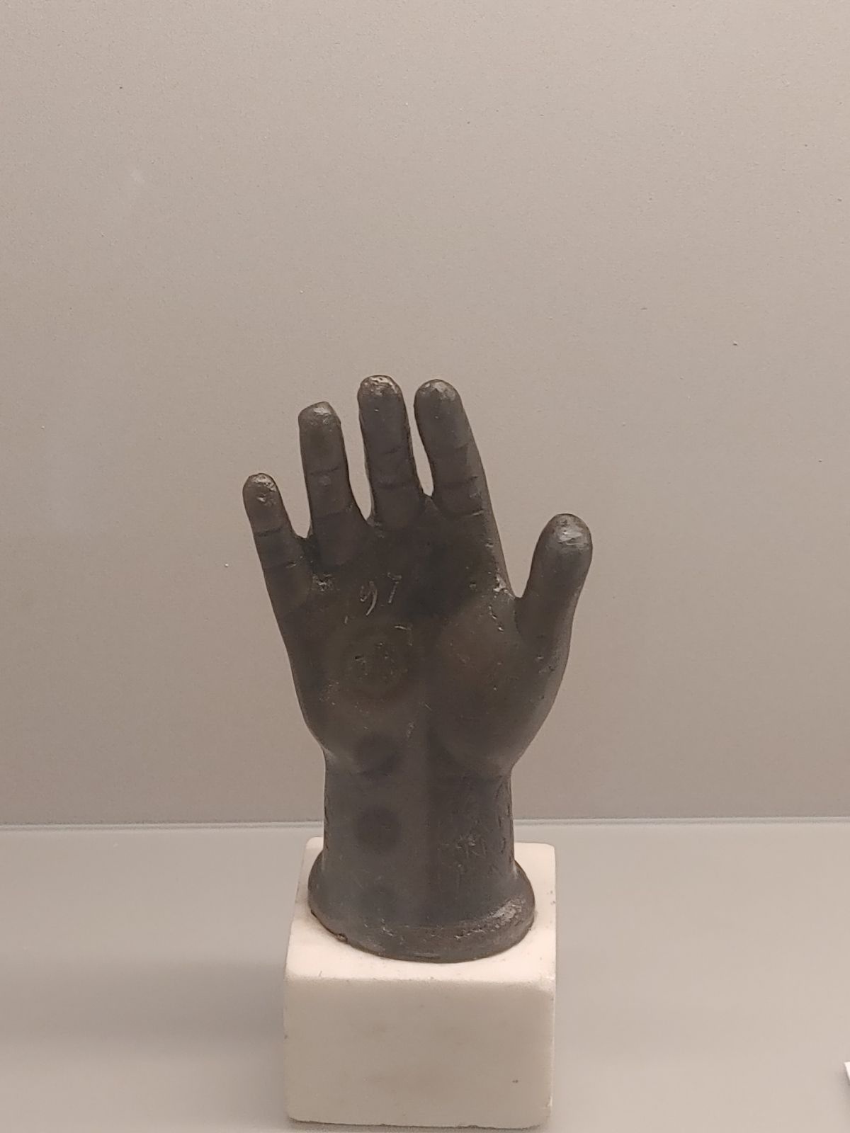 b8f35804-b838-4a3c-bfc8-3e1d0a128d39