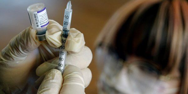 Protestują antyszczepionkowcy. Lokalne władze zamykają wszystkie szkoły