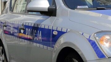 Góra. 28-latek miał zamordować rodziców i zgłosić się na policję. "Podcięte gardła i rany kłute"
