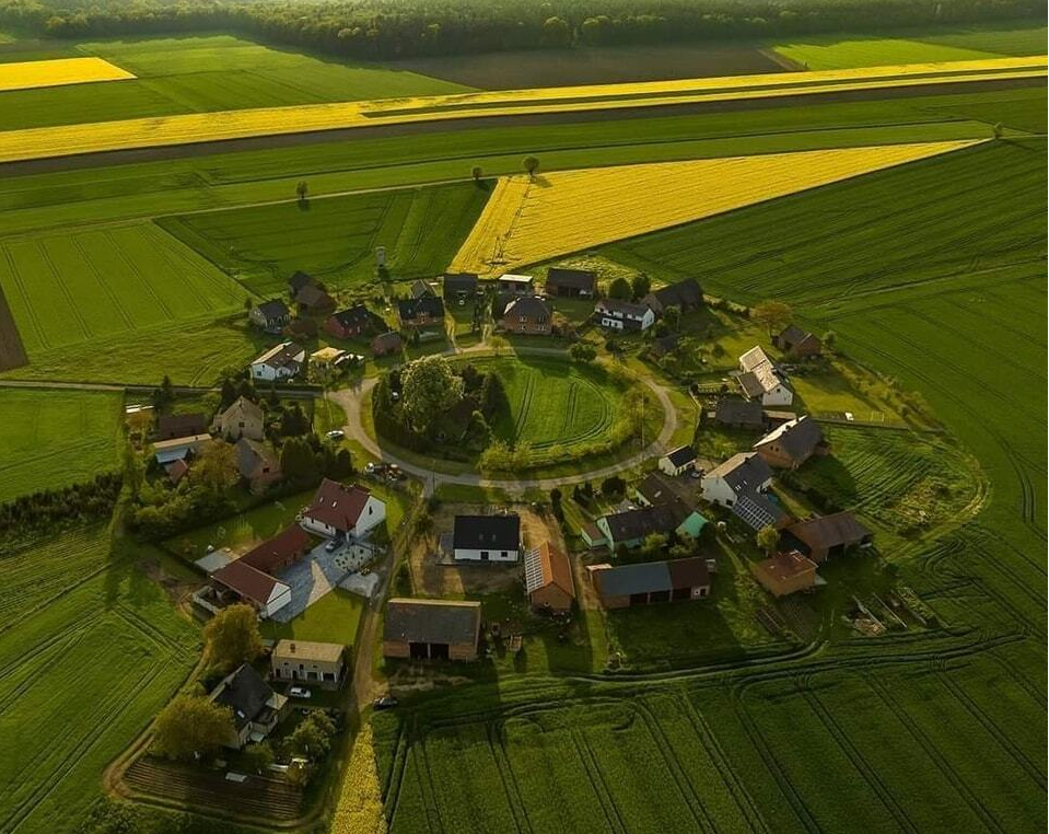 5a25053c-dd8f-4175-bbe7-8b40a35a568b