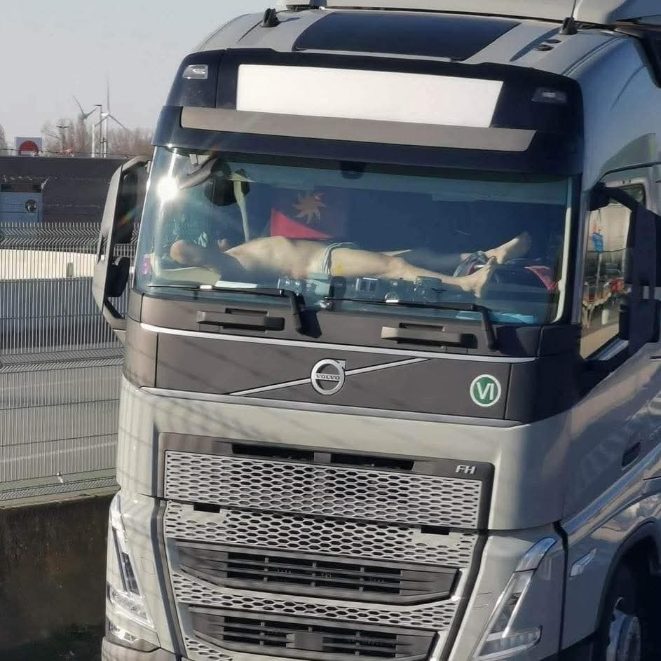 238c741d-b19e-4a66-8fb2-22d69773b2b2