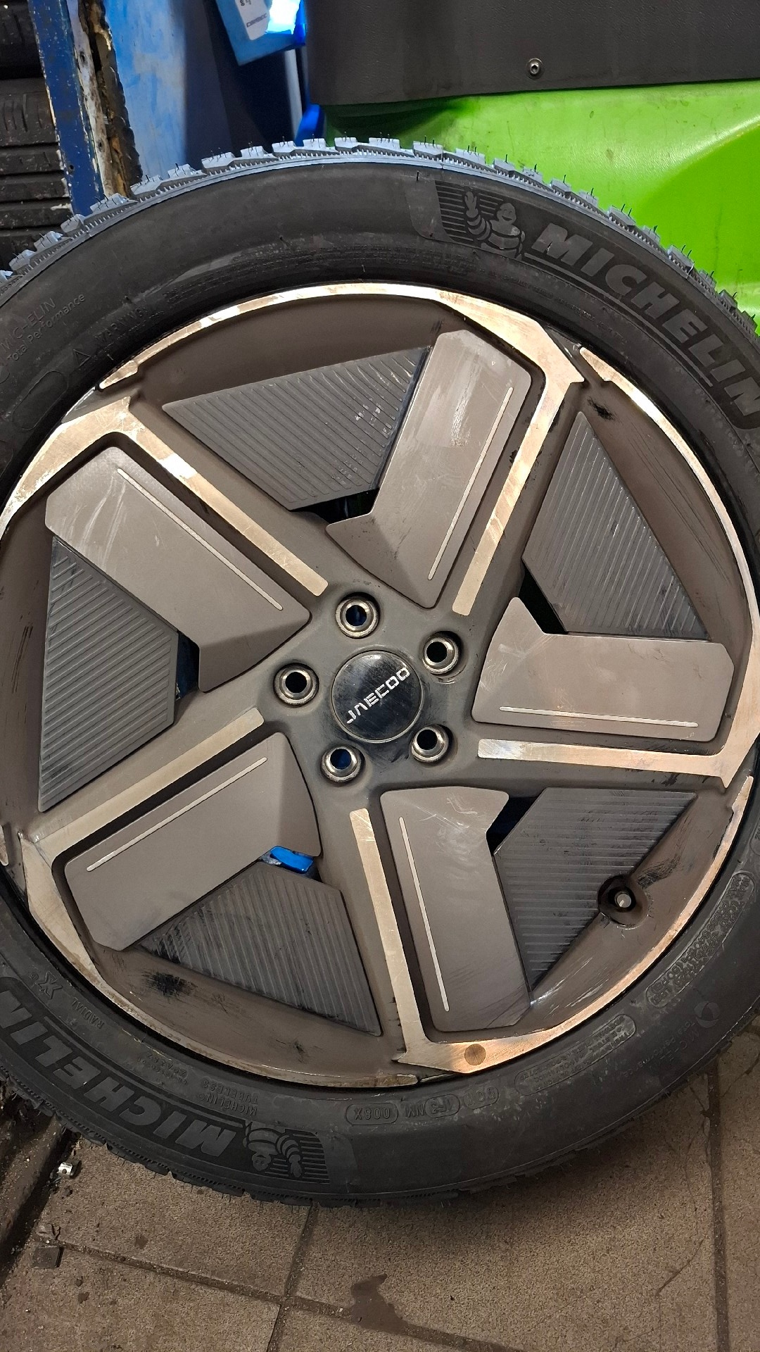 3bcc6e1c-fab8-4145-b3b4-b8a3947dbbd7