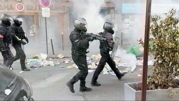 Zamieszki po decyzji Macrona. Tysiące Francuzów protestuje przeciw certyfikatowi sanitarnemu