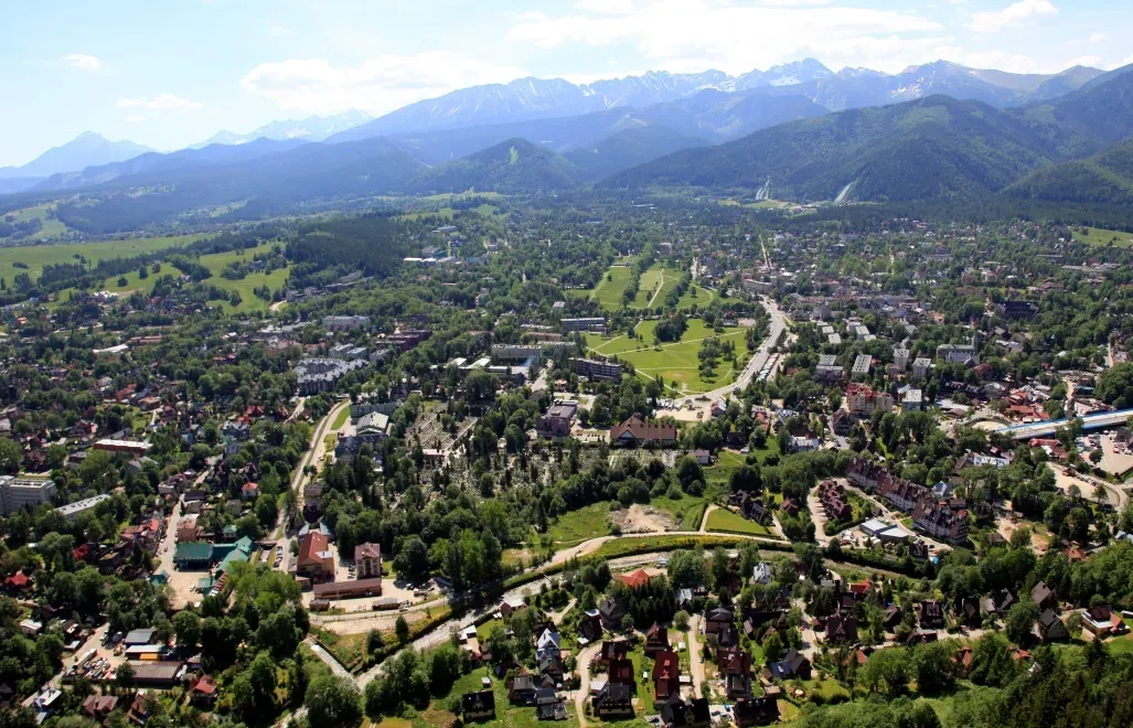 Zakopane się wyludnia. Władze alarmują o dramatycznej sytuacji demograficznej