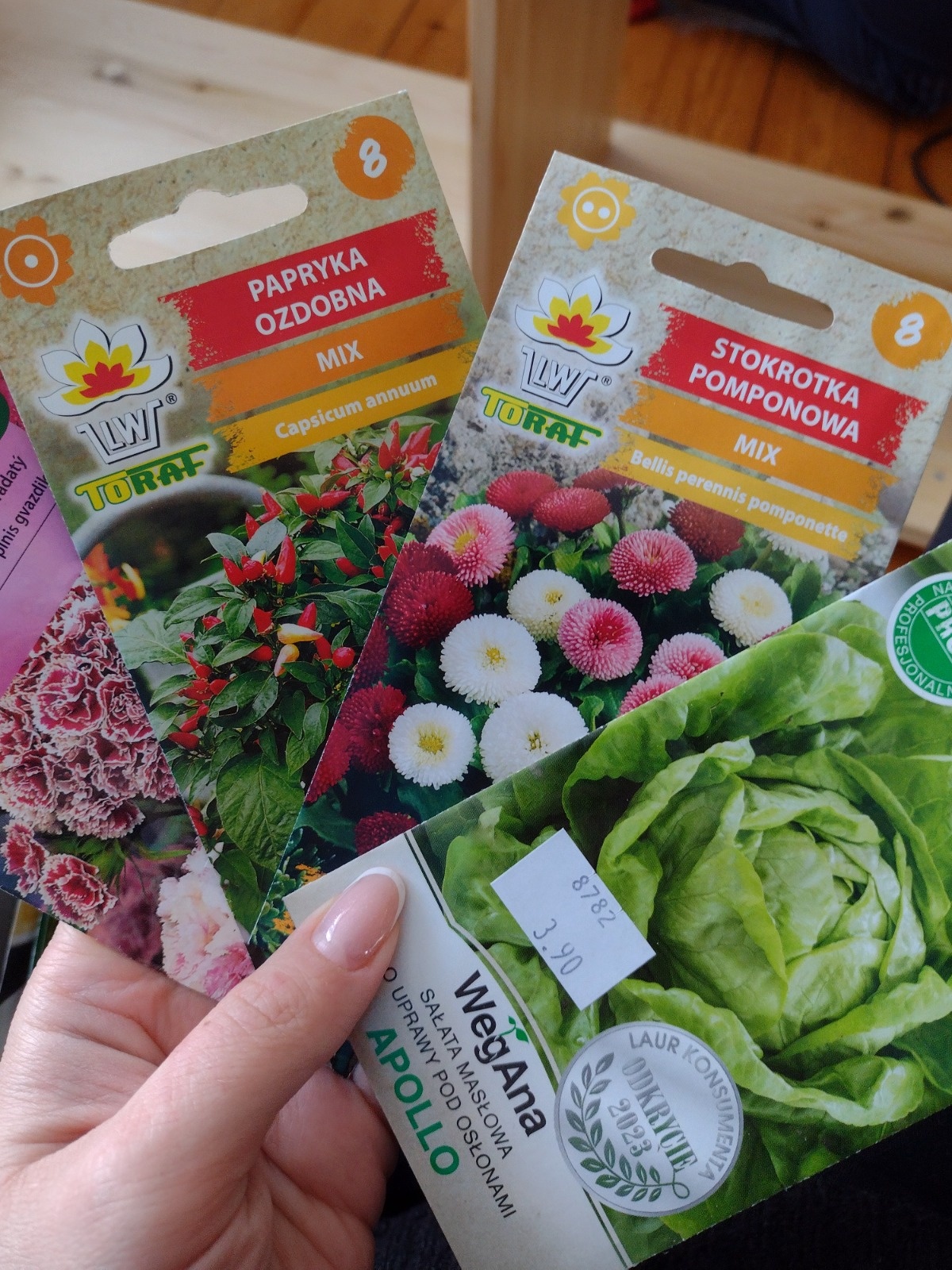 f4d72644-9d1c-4e51-b820-fb5af2eb6cd5