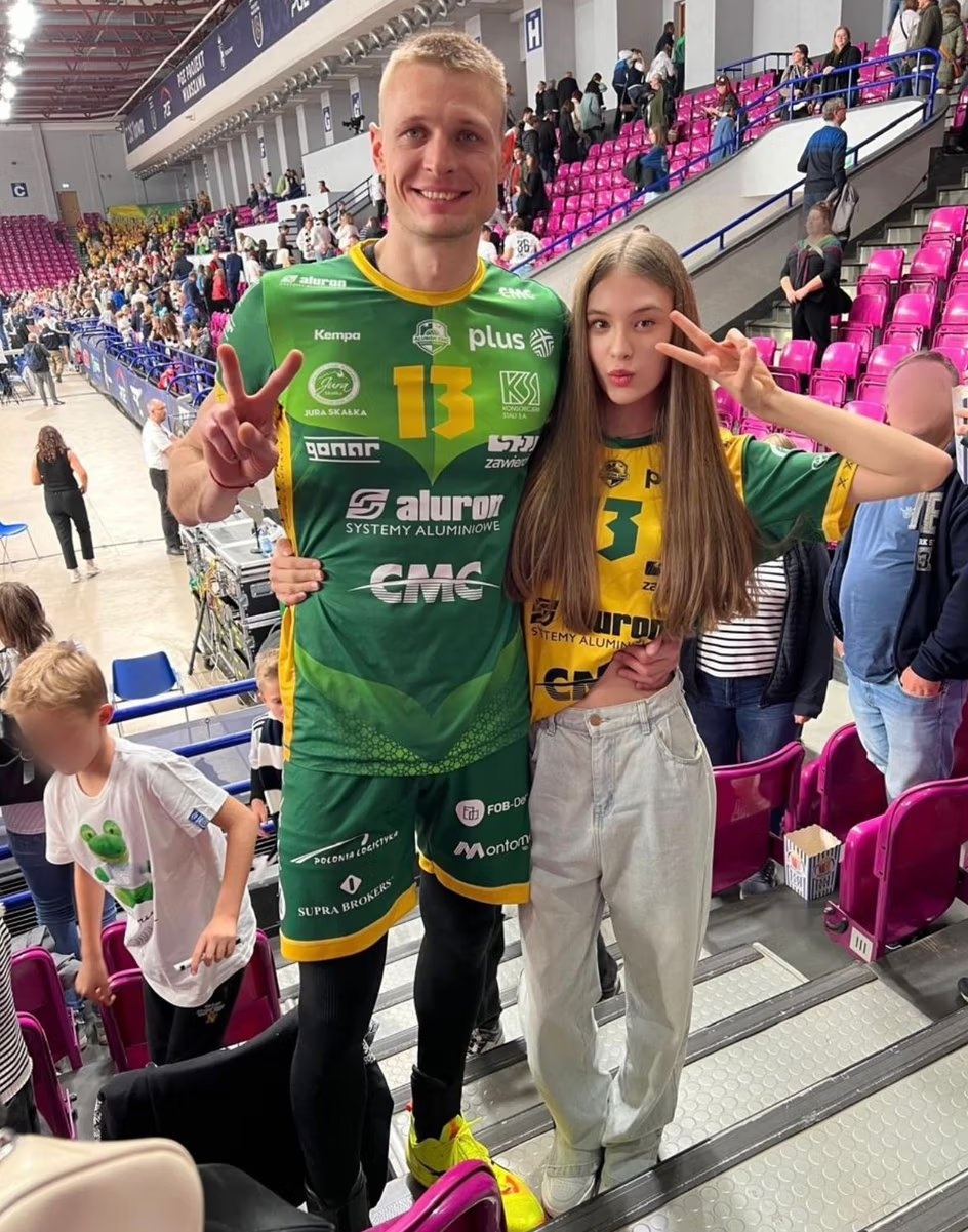 7056bbbc-91ab-405f-b956-49724d9eb876