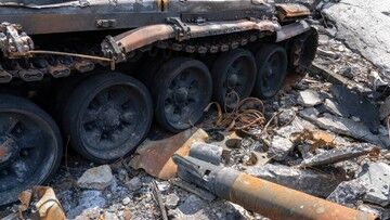 Wojna w Ukrainie. Duże straty rosyjskiej armii. "Musieli wyciągnąć z magazynów czołgi T-62"