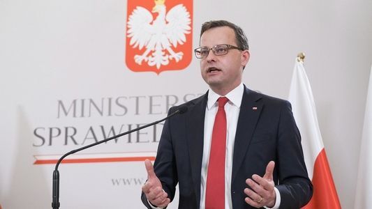 Wiceminister przekonuje o „zdradzie narodowej” Tuska
