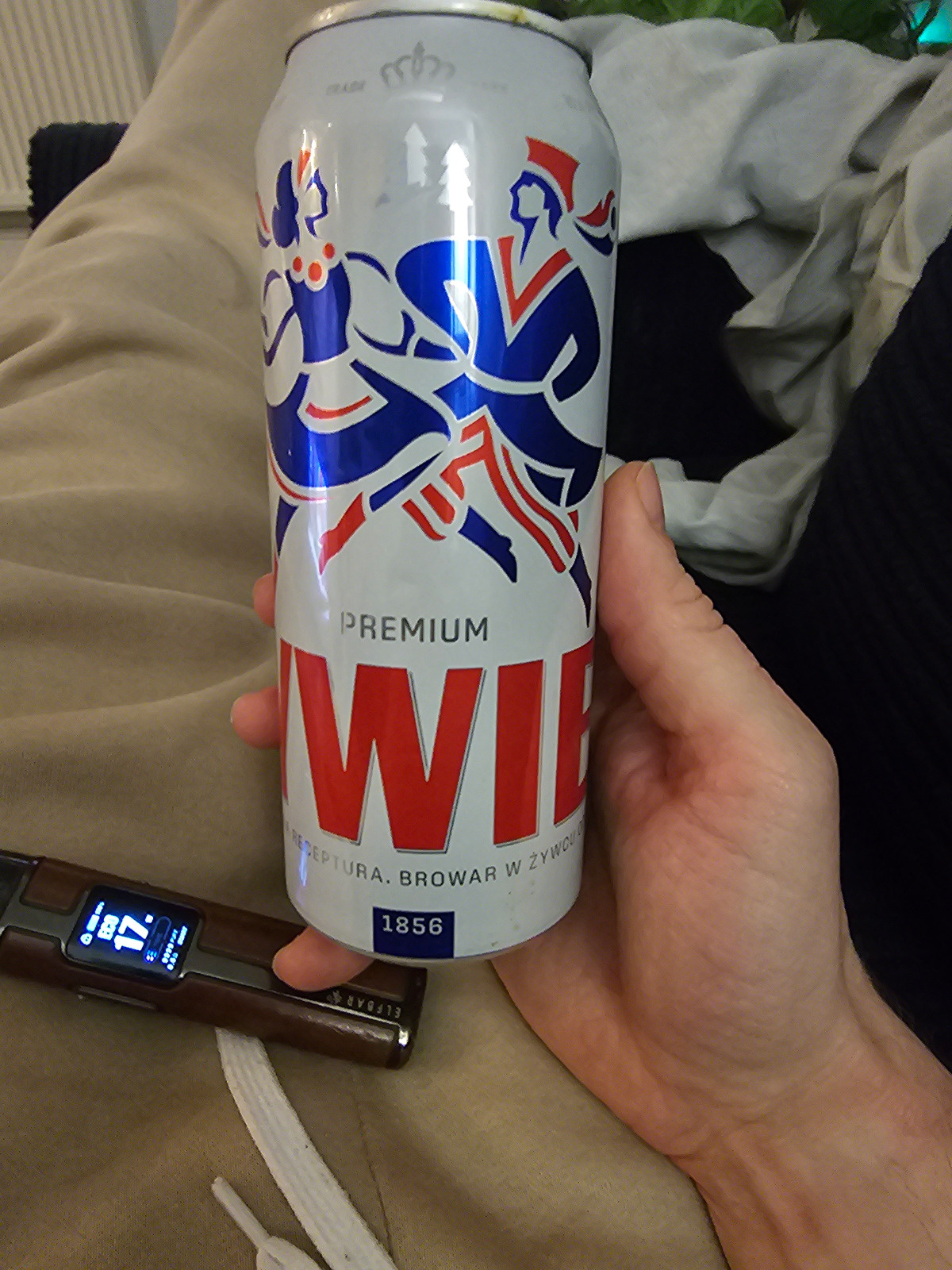 b893277e-f37e-46ae-8bd2-1844eea5285f