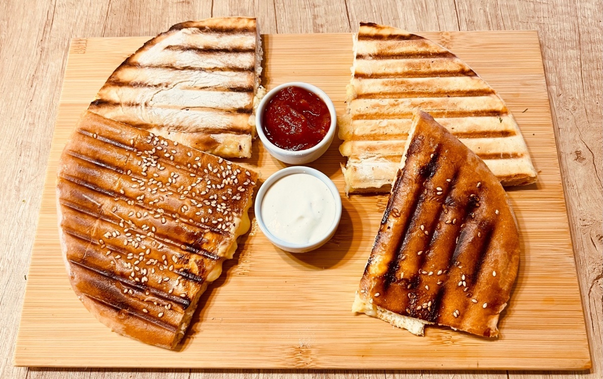 fd9c534a-6a53-4da4-a4f0-59849be3dbf1