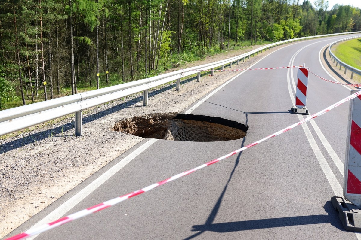 W pobliżu tych dwóch miejscowości jest ponad 1200 zapadlisk