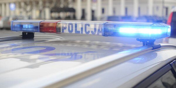 Szkolny autobus zgubił ucznia. Chłopiec przez pola szukał drogi do domu