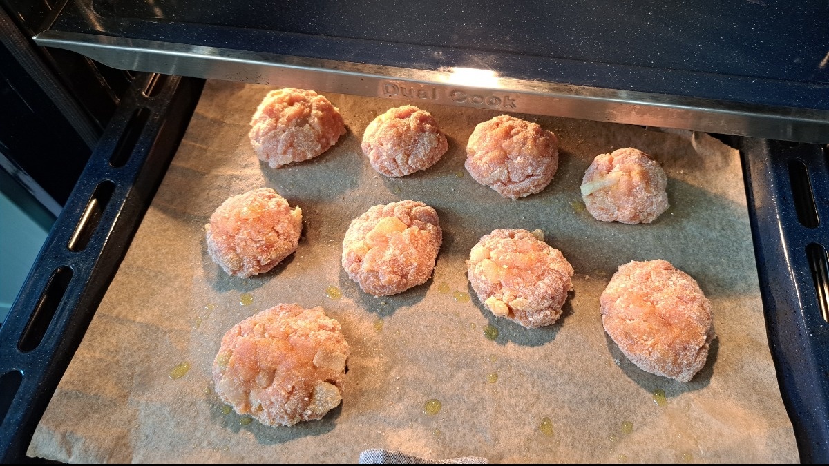 e526677e-bd2d-4923-b5f5-3120ca433582