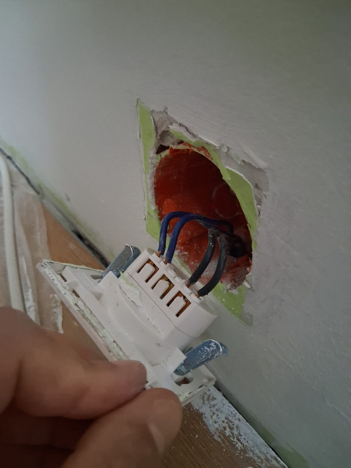 7fda41e7-eaa9-402d-bf51-81bab4432a0e