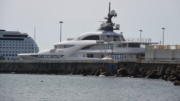 Niemcy. Jacht Władimira Putina "Graceful" odpłynął z portu w Hamburgu
