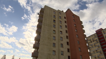 "Interwencja". Awaria windy w Kielcach. Seniorzy muszą wchodzić nawet na ósme piętro